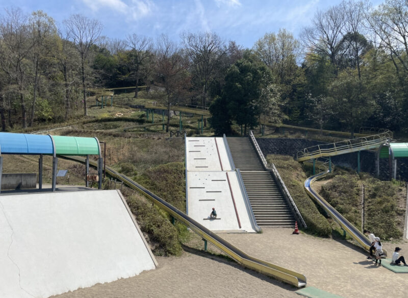 日本へそ公園の『ジャンボ滑り台』